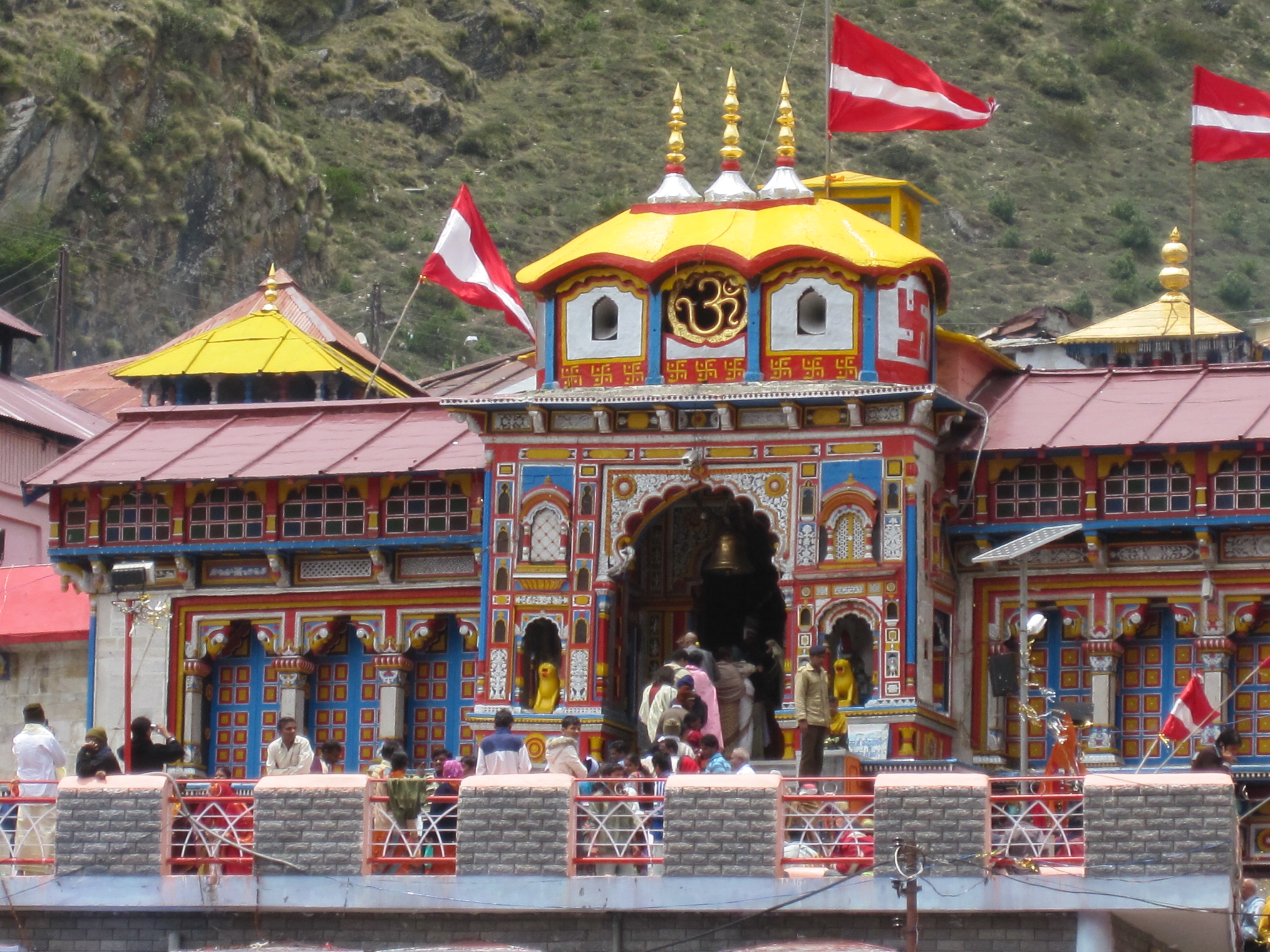 Day 9. Guptkashi | Badarinath  {208 Kms  & 7 Hrs}