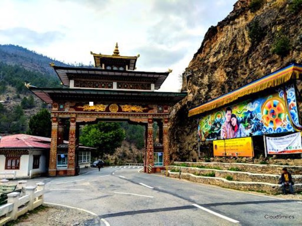 Day 4. Punakha - Trongsa (Distance: 160 km, Driving Time: 6 Hrs)